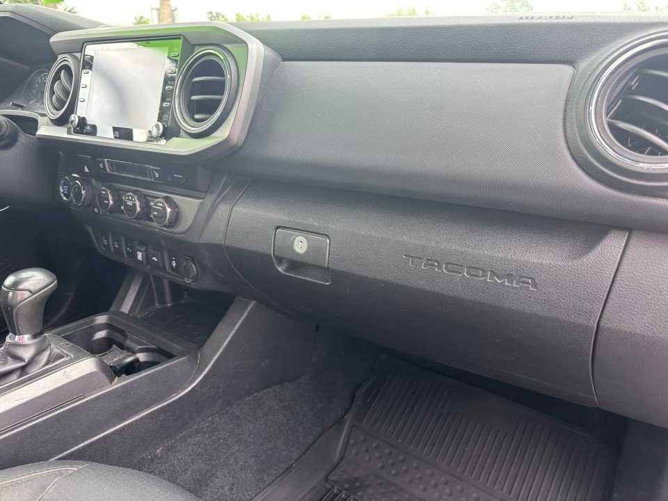 Used 2023 Toyota Tacoma TRD Off-Road w/ TRD Premium Off Road Package AWD/4WD image 19