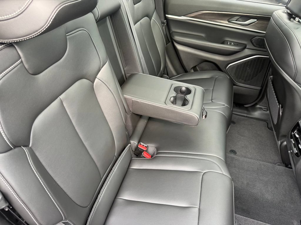 New 2026 Jeep Grand Cherokee Limited w/ Limited Altitude Package AWD/4WD image 49