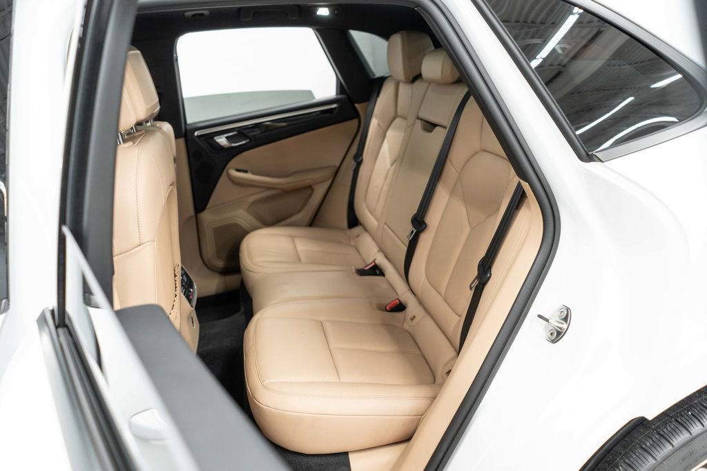 Used 2023 Porsche Macan image 15