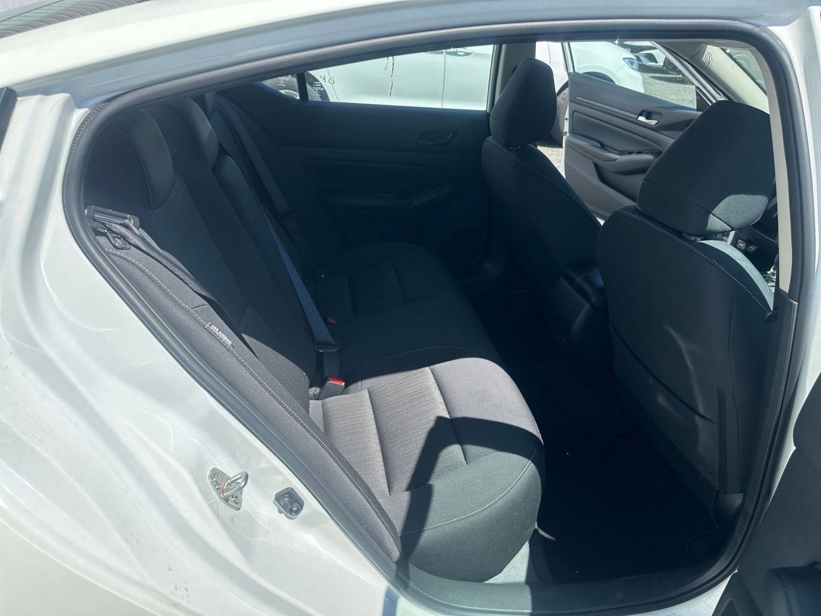 Used 2025 Nissan Altima 2.5 SV FWD image 39