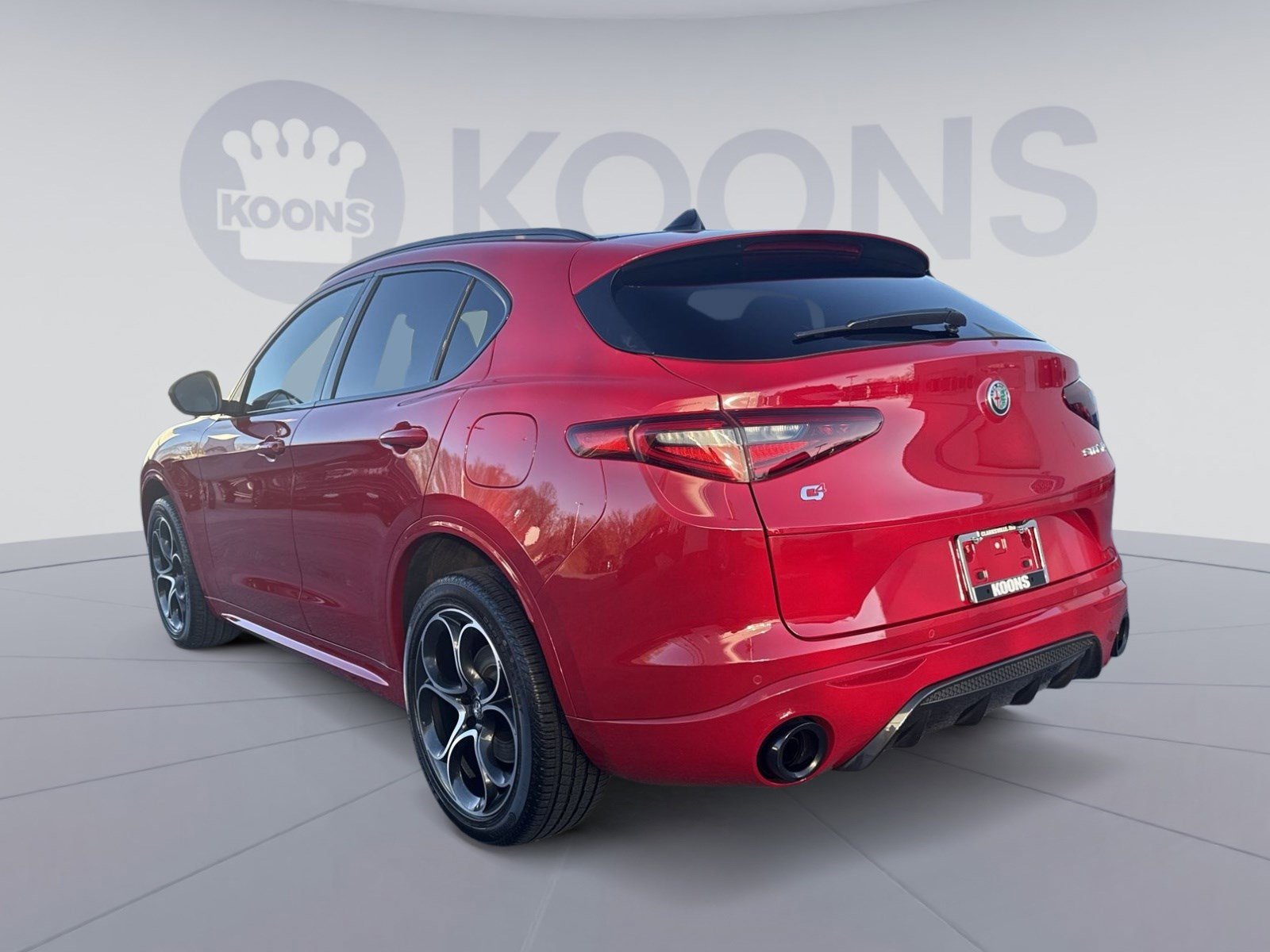 Used 2022 Alfa Romeo Stelvio Veloce image 4
