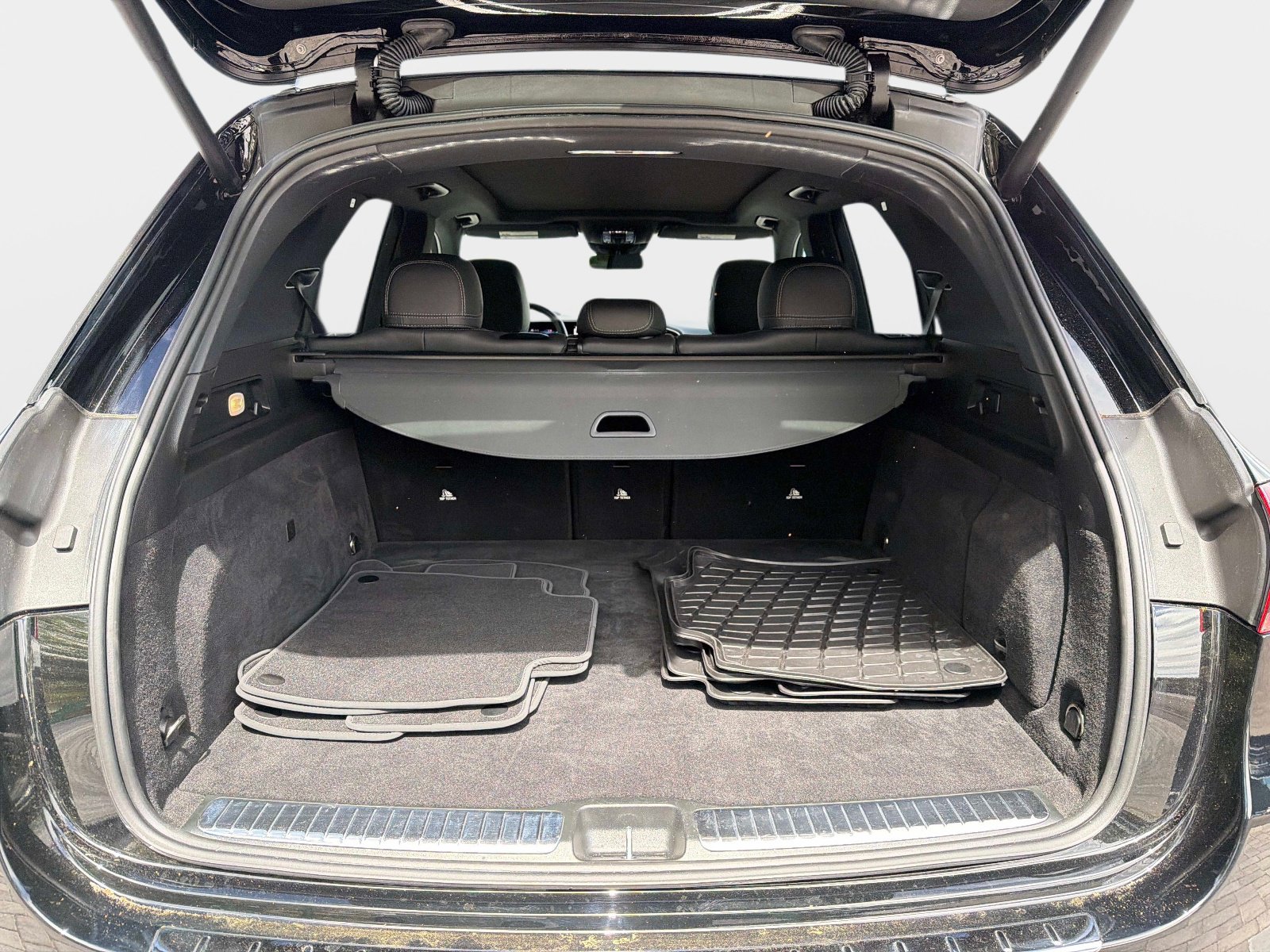 Used 2025 Mercedes-Benz GLE 450e 4MATIC image 29