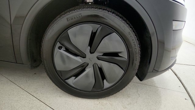 Used 2026 Tesla Model Y 2WD image 72
