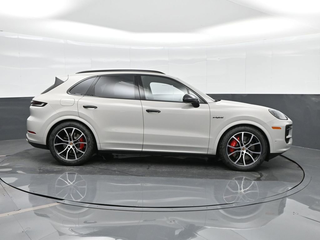 New 2026 Porsche Cayenne S image 10