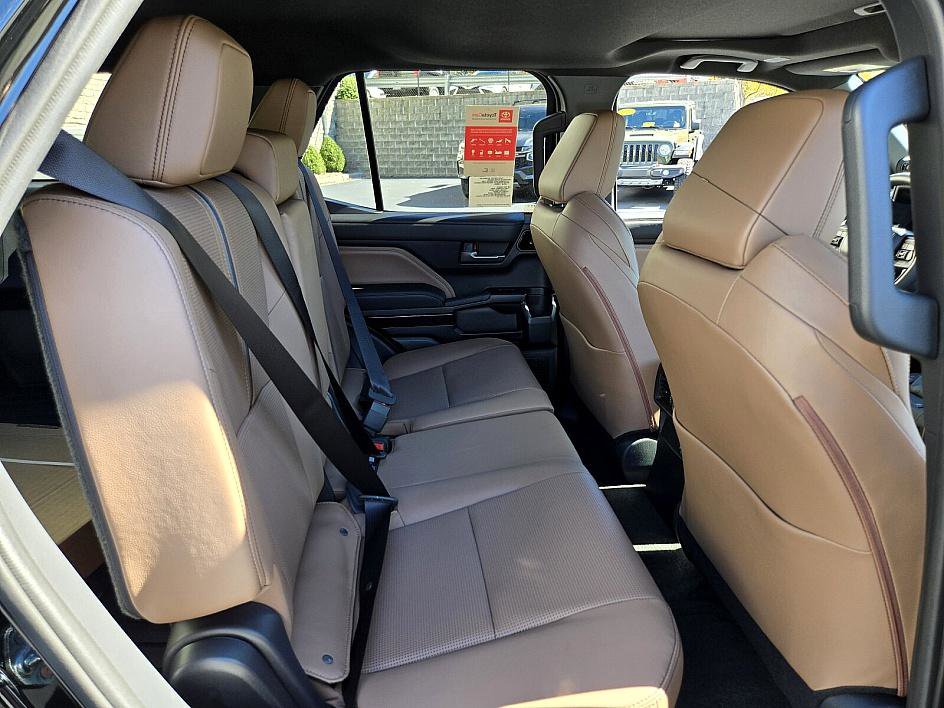 New 2025 Toyota 4Runner Limited image 17