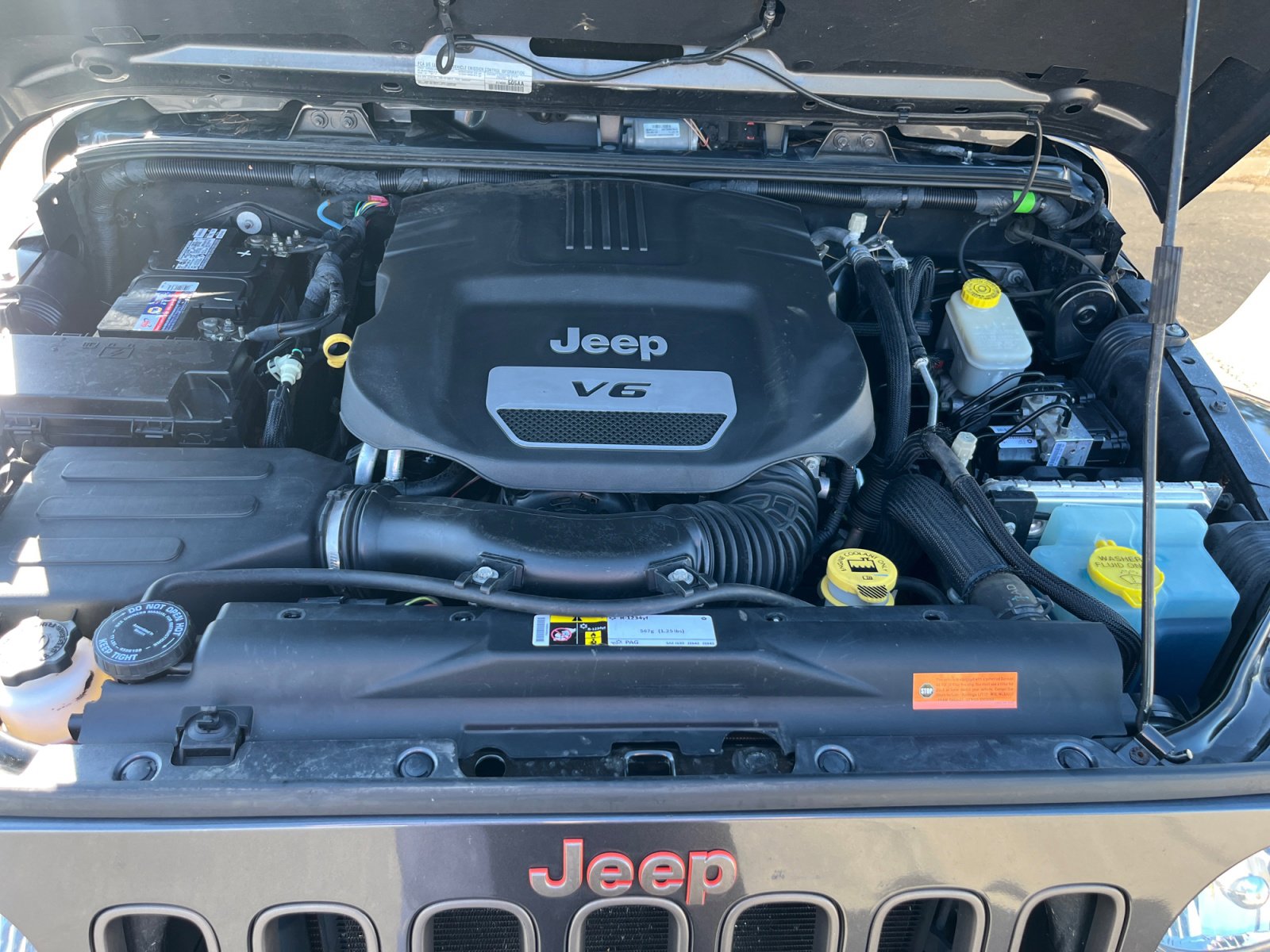 Used 2016 Jeep Wrangler Unlimited Sahara image 21