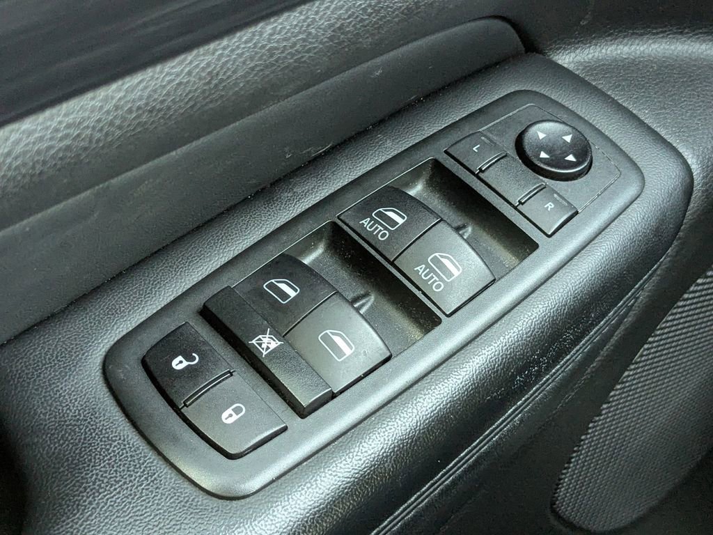 Used 2021 Jeep Grand Cherokee Laredo X image 27