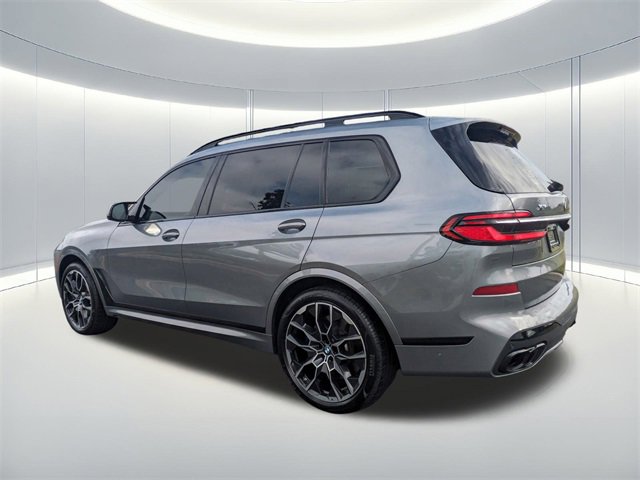 Used 2025 BMW X7 M60i image 4