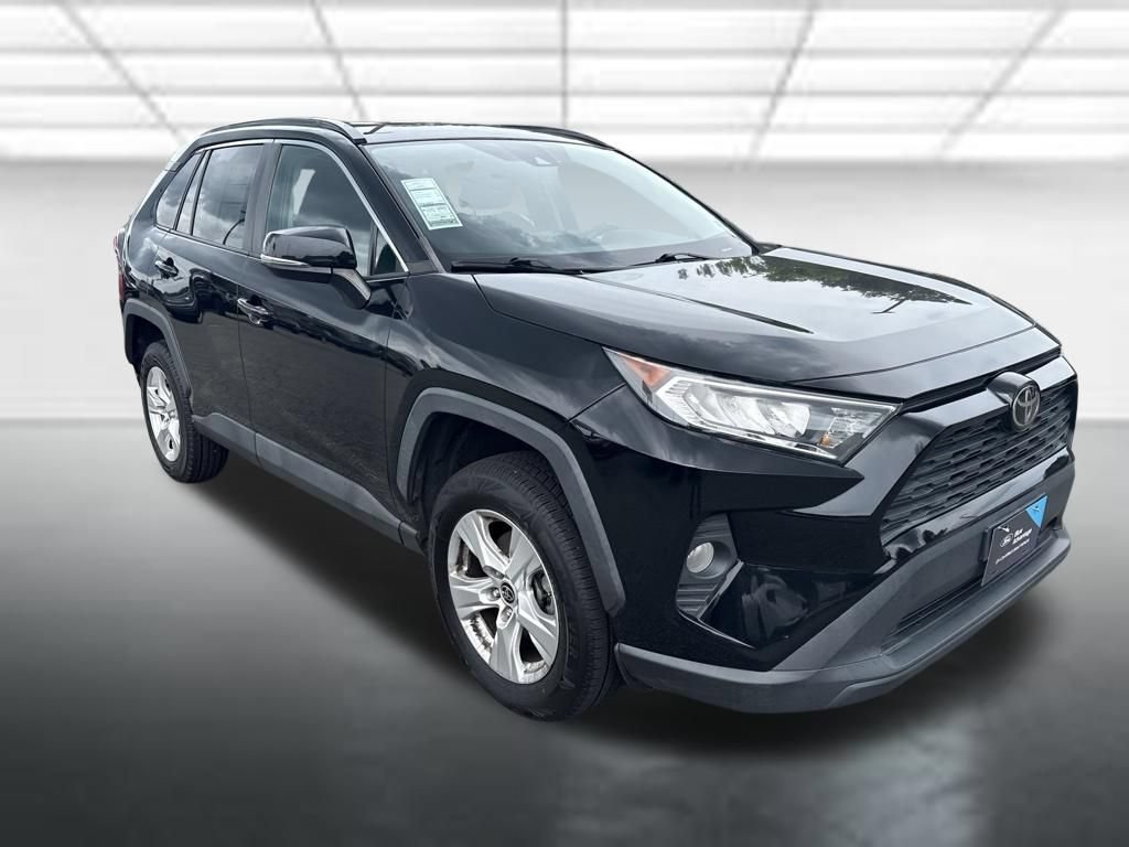 Used 2021 Toyota RAV4 XLE AWD/4WD image 24