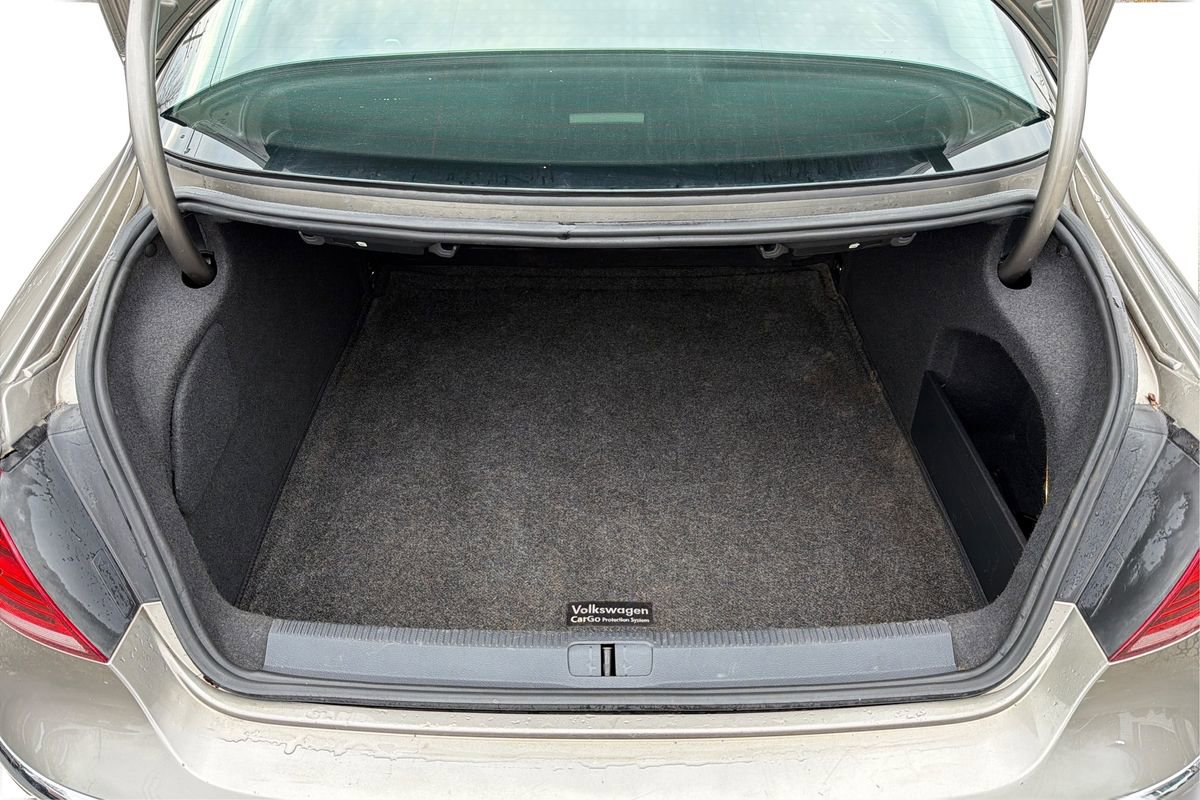 Used 2014 Volkswagen CC Sport image 11