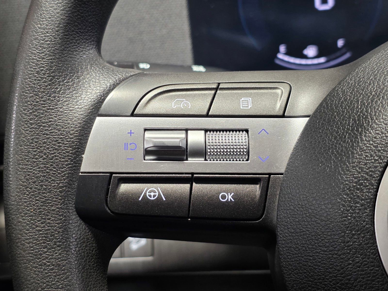 Certified 2024 Hyundai Kona SE FWD image 32