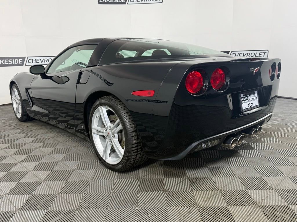 Used 2008 Chevrolet Corvette Coupe w/ Z51 Performance Package RWD image 4