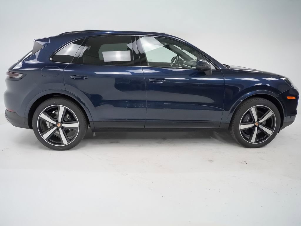 Certified 2025 Porsche Cayenne image 7