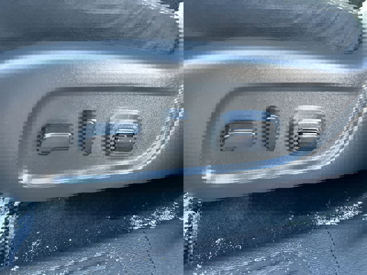 Used 2020 Nissan Murano SV image 22