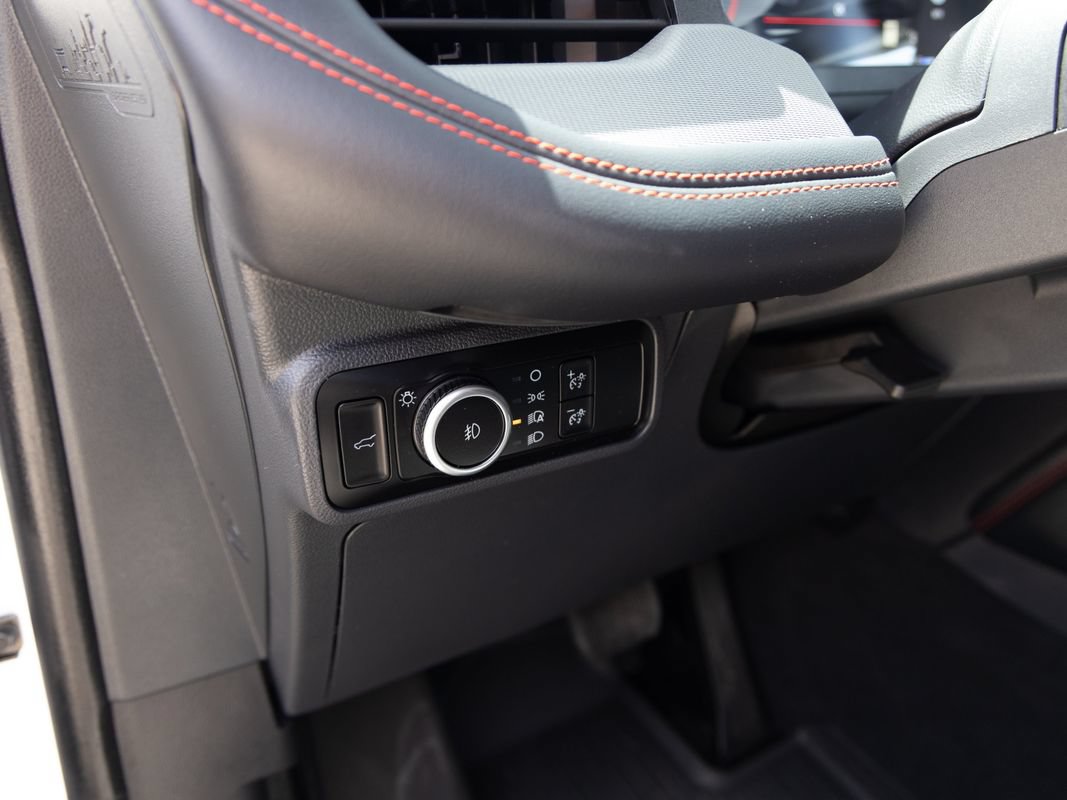 Used 2025 Ford Explorer ST AWD/4WD image 14