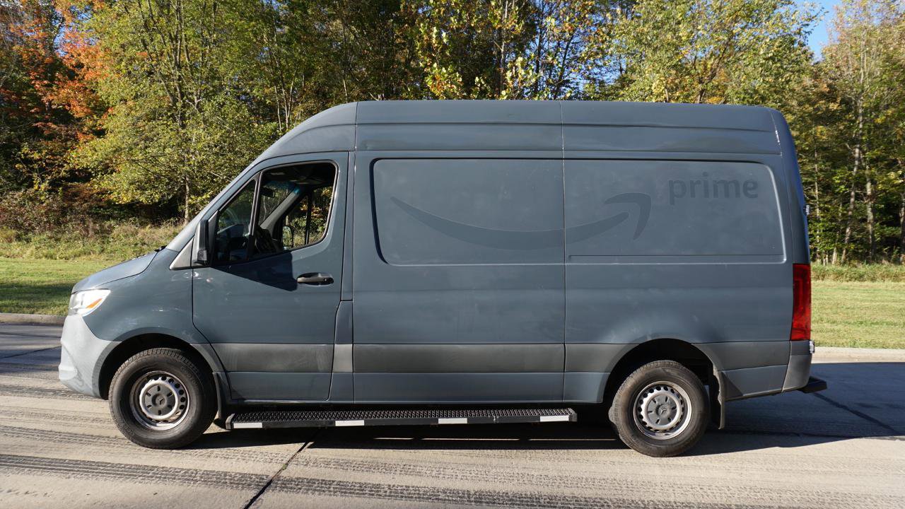 Used 2019 Mercedes-Benz Sprinter 144 image 2