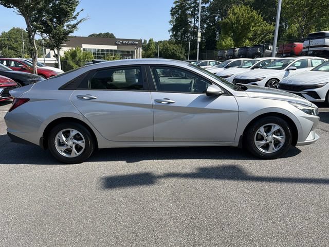 Certified 2022 Hyundai Elantra SE FWD image 8