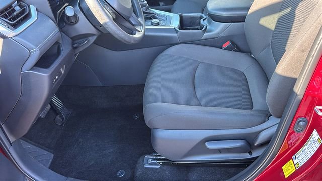 Used 2025 Toyota RAV4 LE AWD/4WD image 27