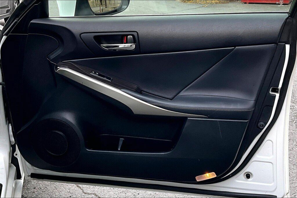 Used 2015 Lexus IS 350 AWD w/ Luxury Package image 14