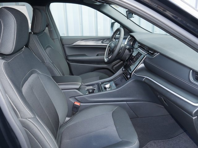 New 2025 Jeep Grand Cherokee Laredo X w/ Luxury Tech Group I image 27