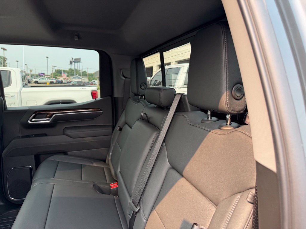 New 2026 GMC Sierra 1500 Elevation w/ Elevation Premium Package AWD/4WD image 10
