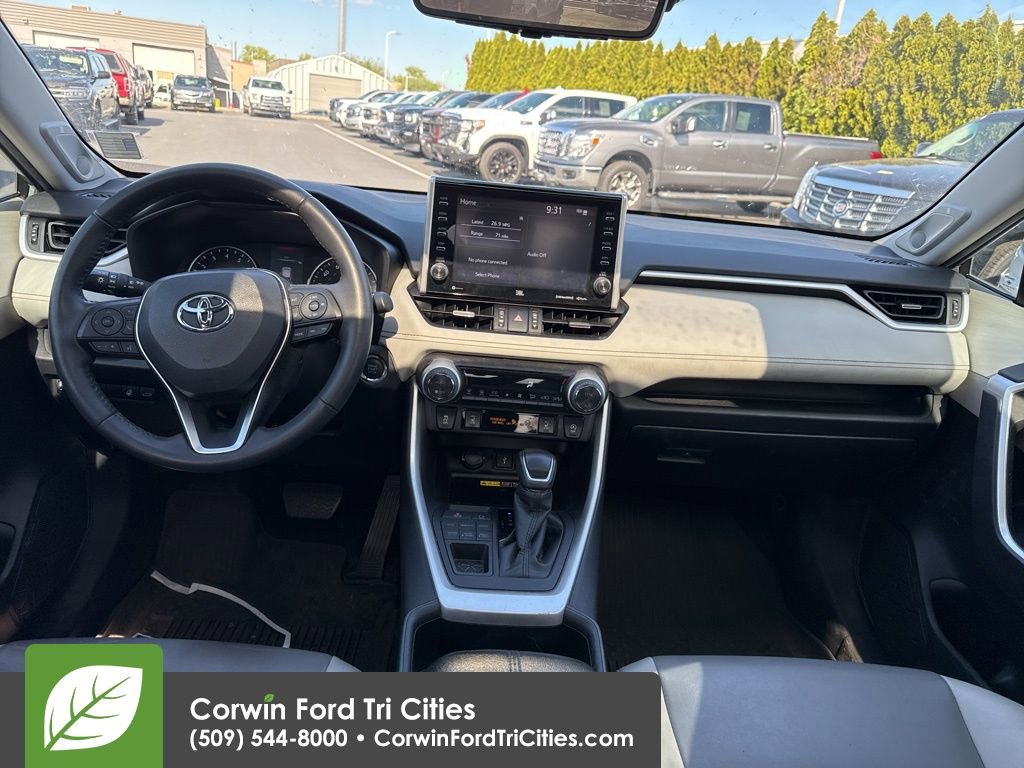 Used 2022 Toyota RAV4 XLE Premium AWD/4WD image 10