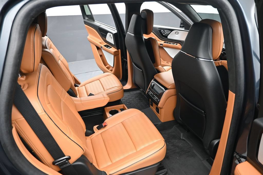 Used 2023 Lincoln Aviator Black Label Grand Touring AWD/4WD image 14