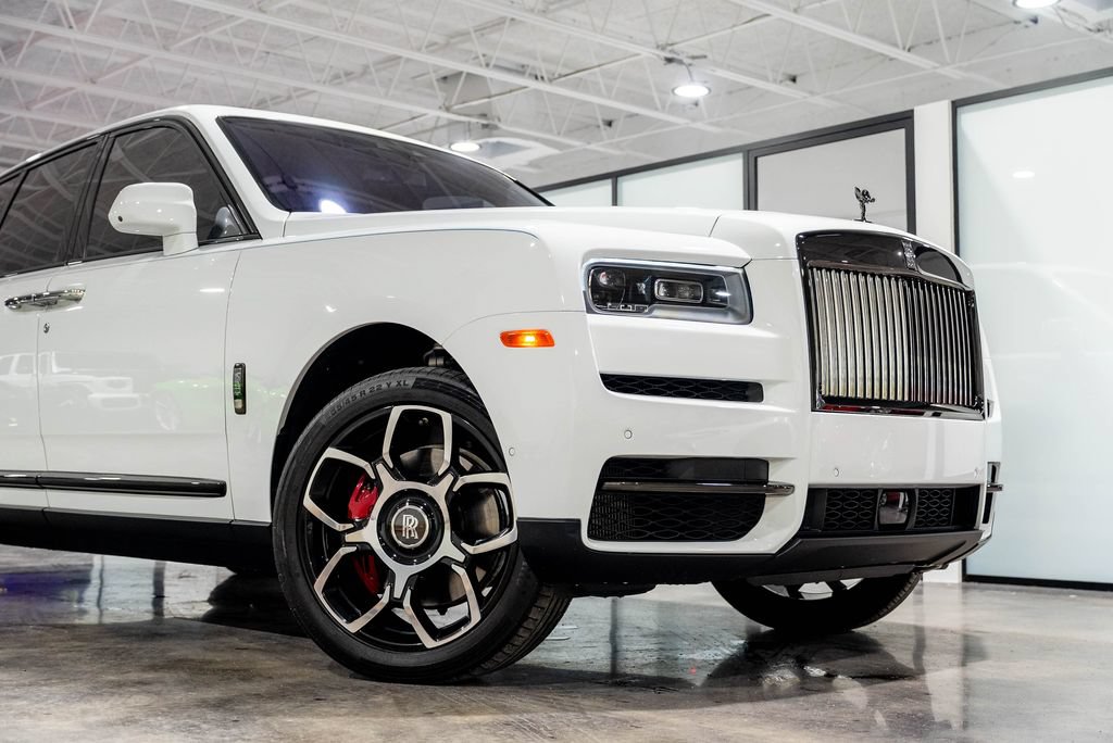 Used 2022 Rolls-Royce Cullinan Black Badge AWD/4WD image 18