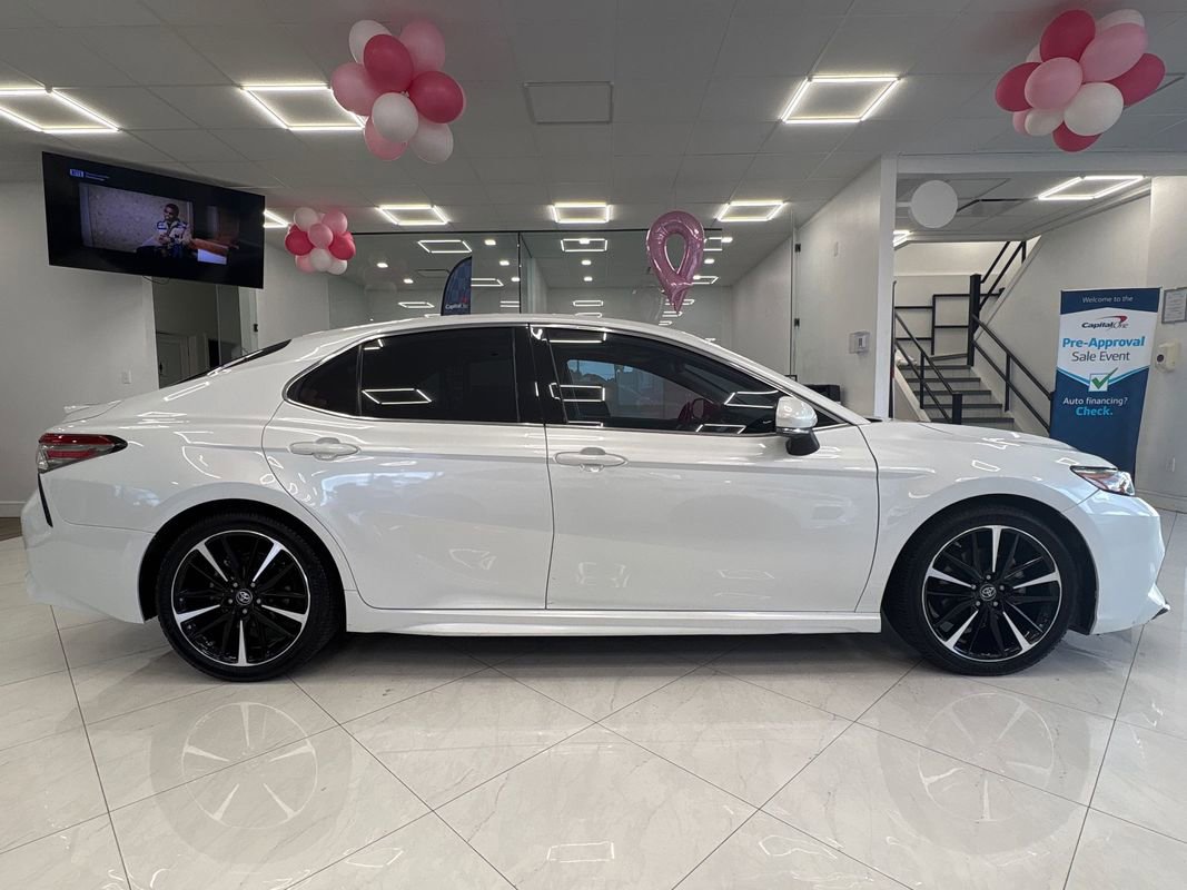 Used 2019 Toyota Camry XSE image 5