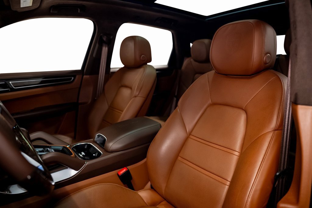 Used 2021 Porsche Cayenne Turbo image 27