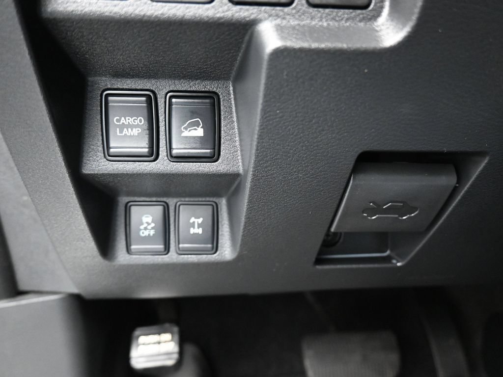 Used 2022 Nissan Frontier PRO-4X w/ Off-Road Protection Package AWD/4WD image 28