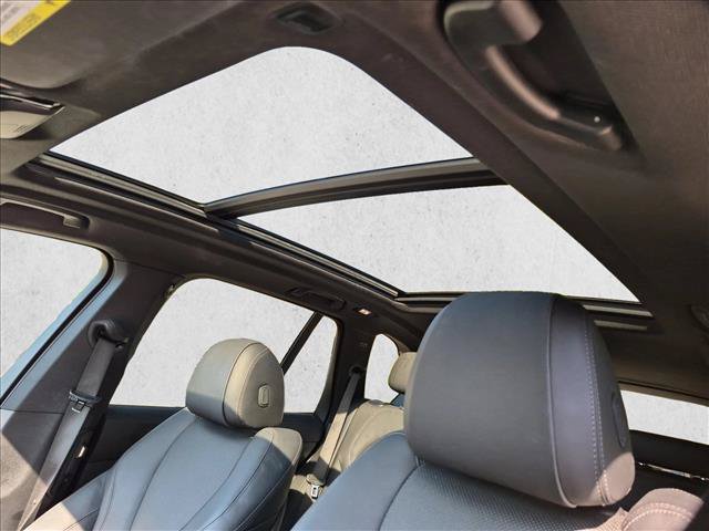 Used 2022 BMW X5 xDrive40i w/ M Sport Package AWD/4WD image 13