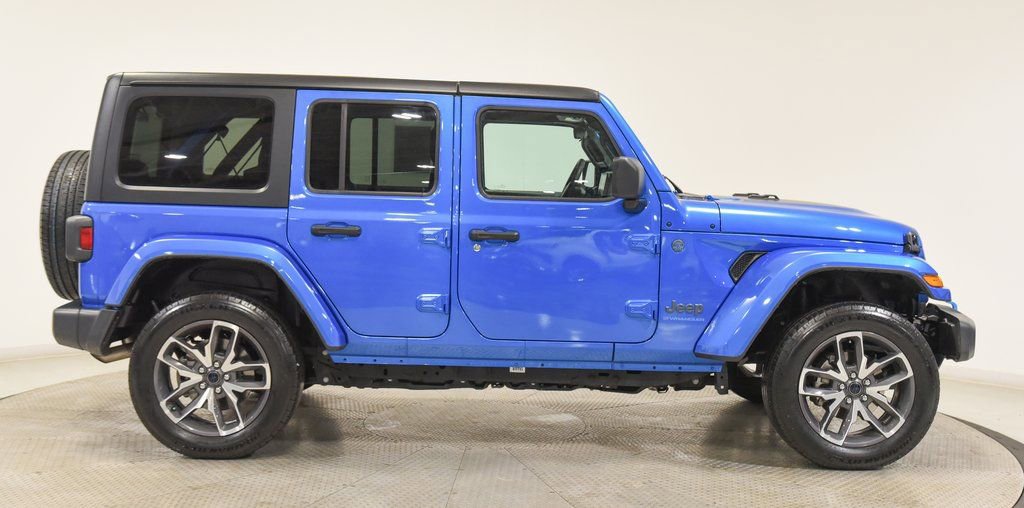 Used 2024 Jeep Wrangler Unlimited w/ Technology Group image 7