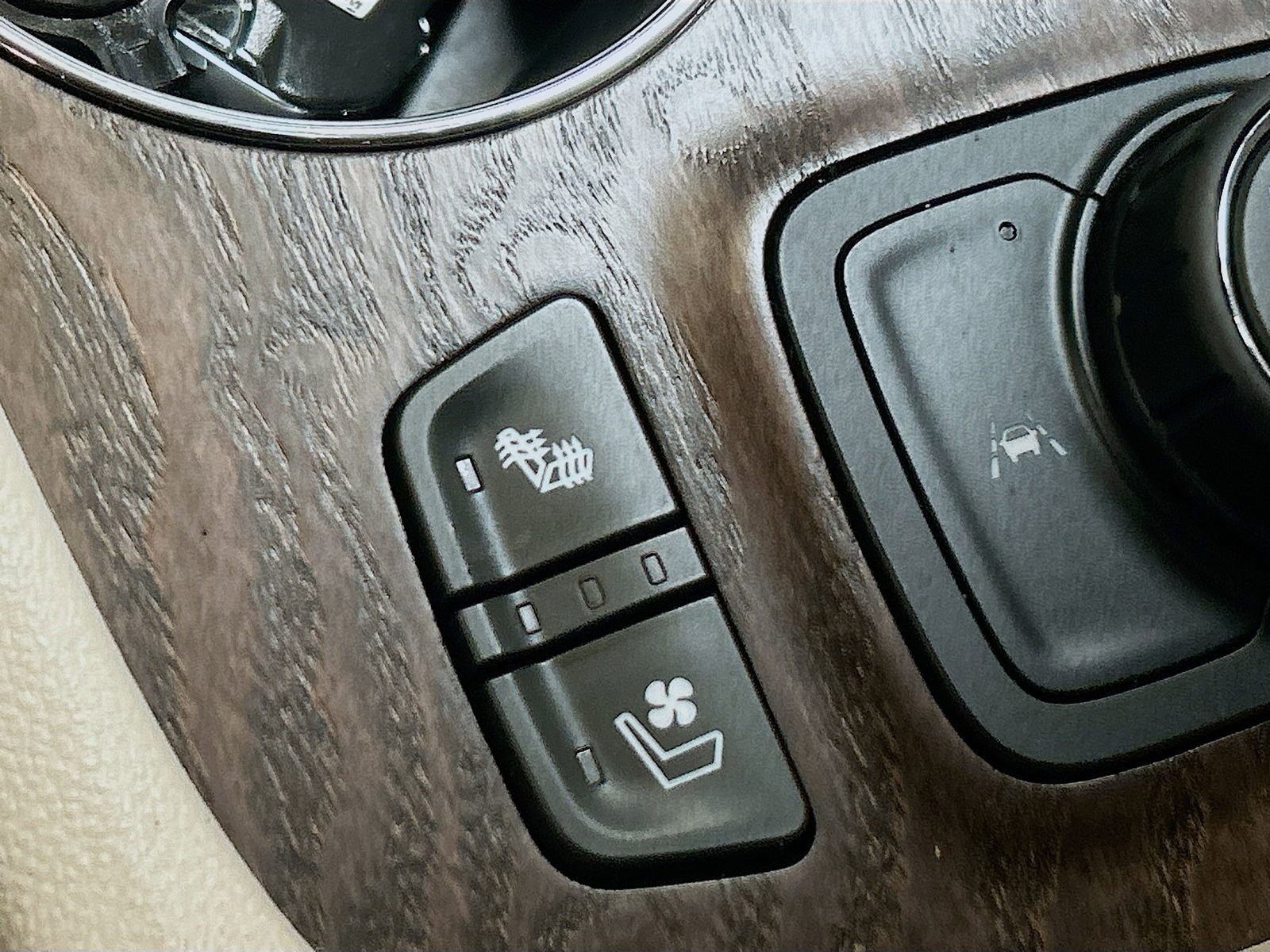 Used 2023 GMC Acadia Denali w/ Denali Technology Package AWD/4WD image 21