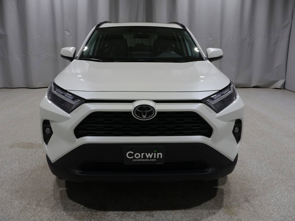Used 2022 Toyota RAV4 XLE Premium image 9