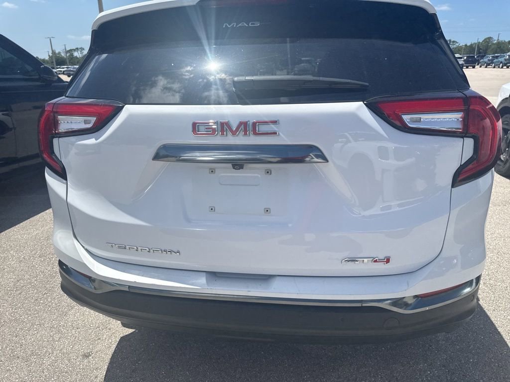 Used 2024 GMC Terrain AT4 image 4