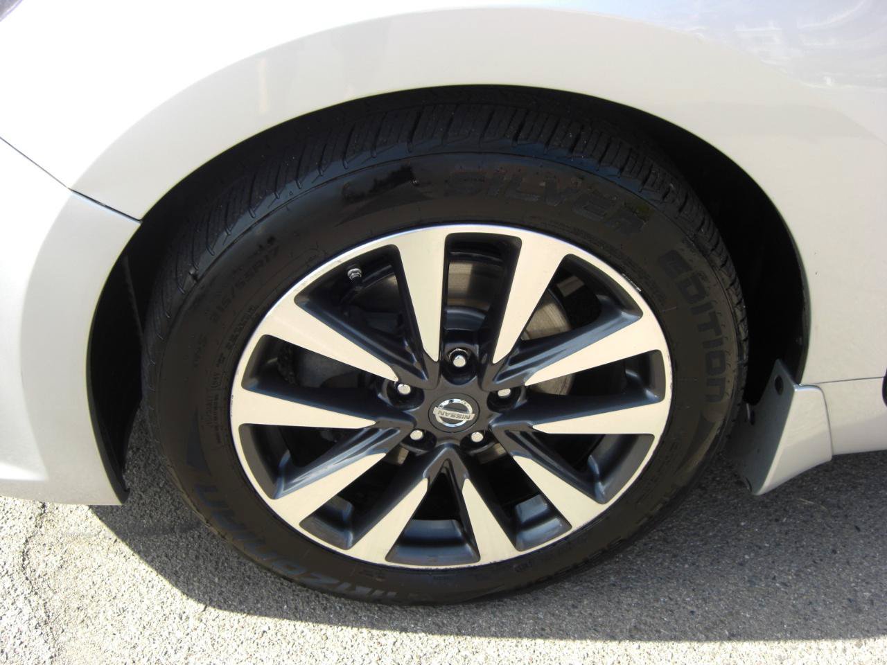 Used 2017 Nissan Altima 2.5 SV FWD image 5