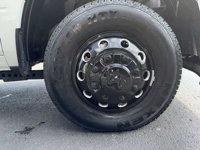 Used 2024 RAM 3500 Big Horn w/ Night Edition AWD/4WD image 10