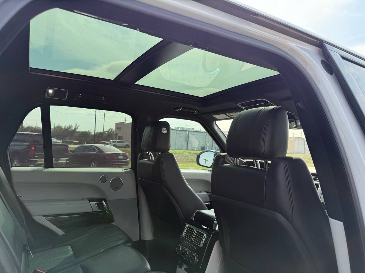 Used 2016 Land Rover Range Rover HSE AWD/4WD image 30
