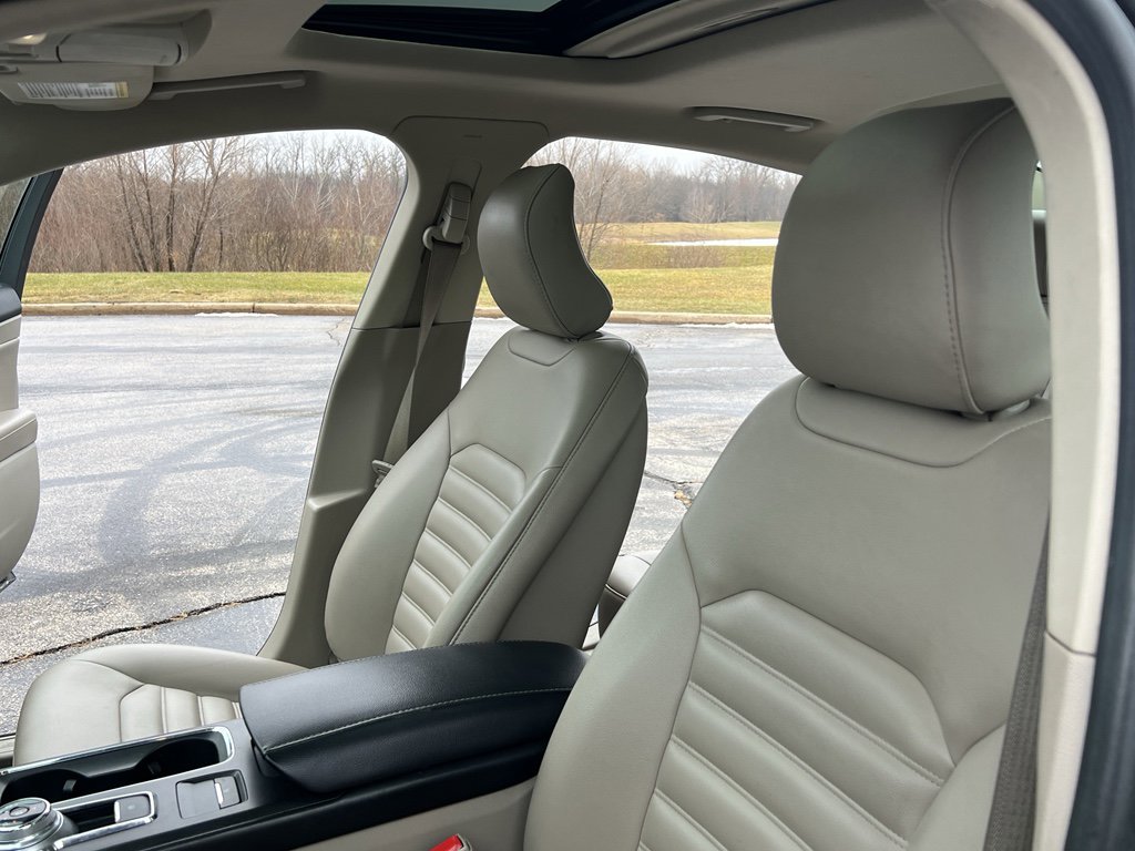 Used 2019 Ford Fusion SEL image 16