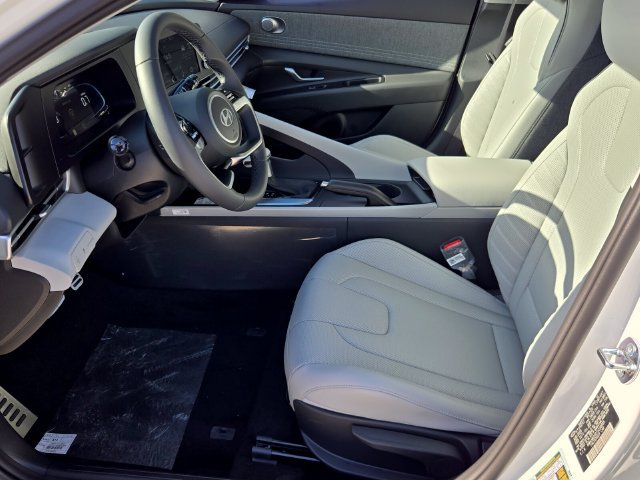 New 2026 Hyundai Elantra SEL Sport FWD image 5