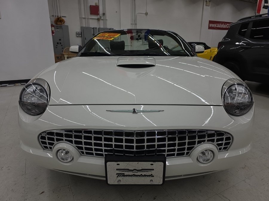 Used 2002 Ford Thunderbird RWD image 2