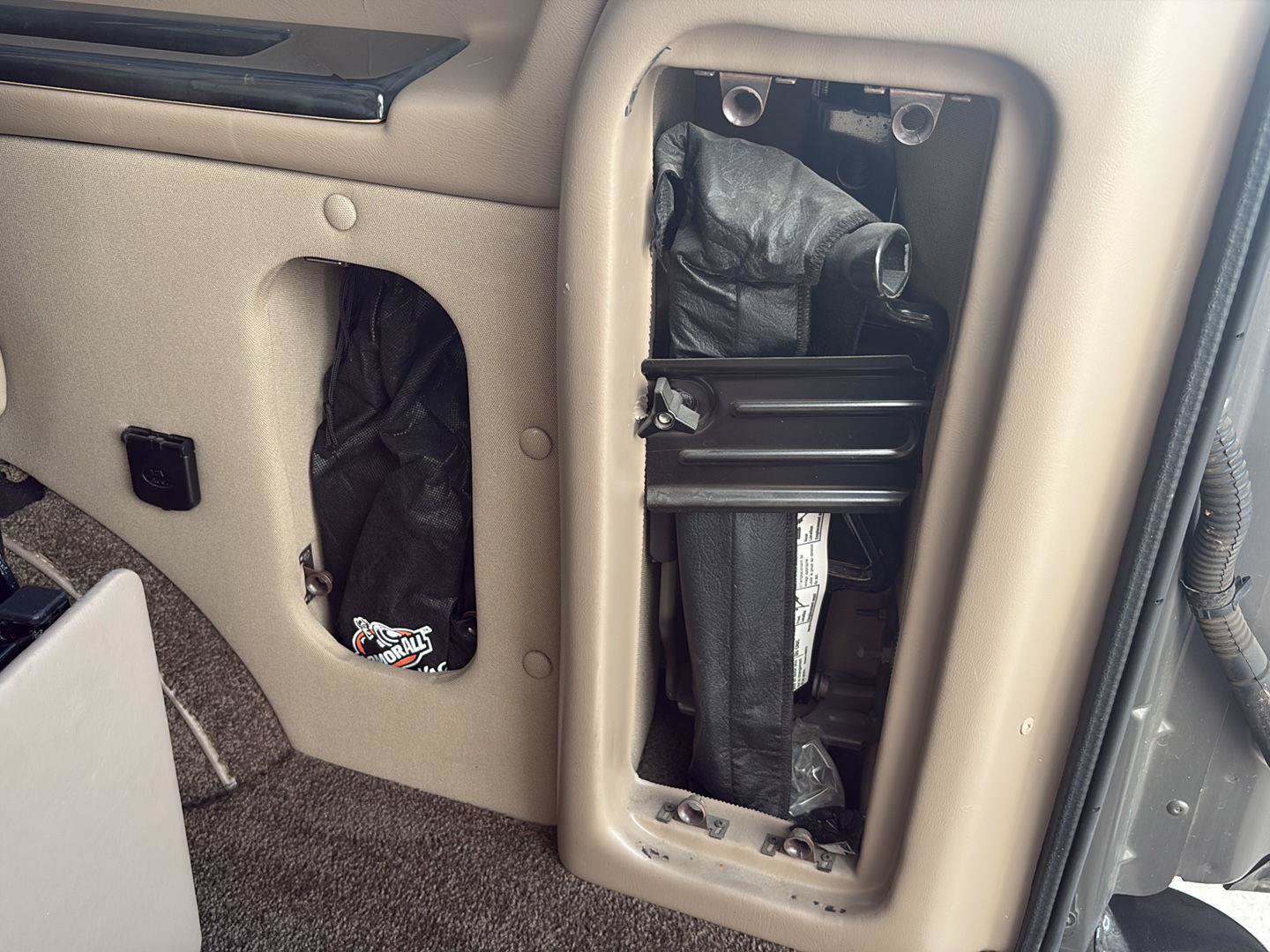 Used 2014 Chevrolet Express 1500 AWD image 54
