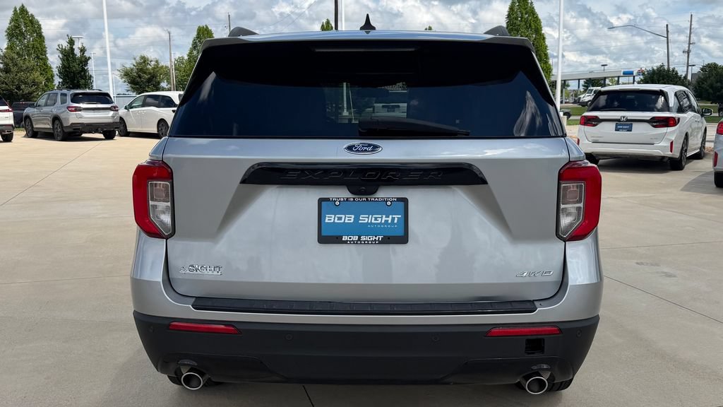 Used 2023 Ford Explorer ST-Line AWD/4WD image 4