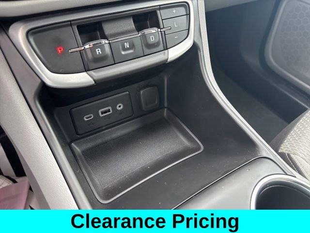 Used 2023 GMC Terrain SLE w/ Driver Convenience Package image 25