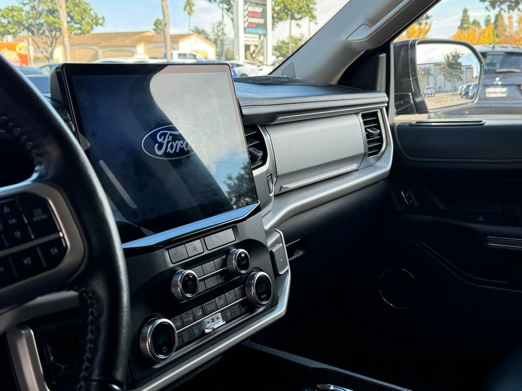 Used 2024 Ford Expedition XLT image 19