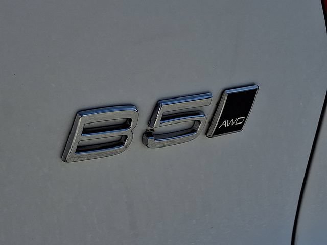 Certified 2025 Volvo XC40 B5 Ultra AWD/4WD image 33
