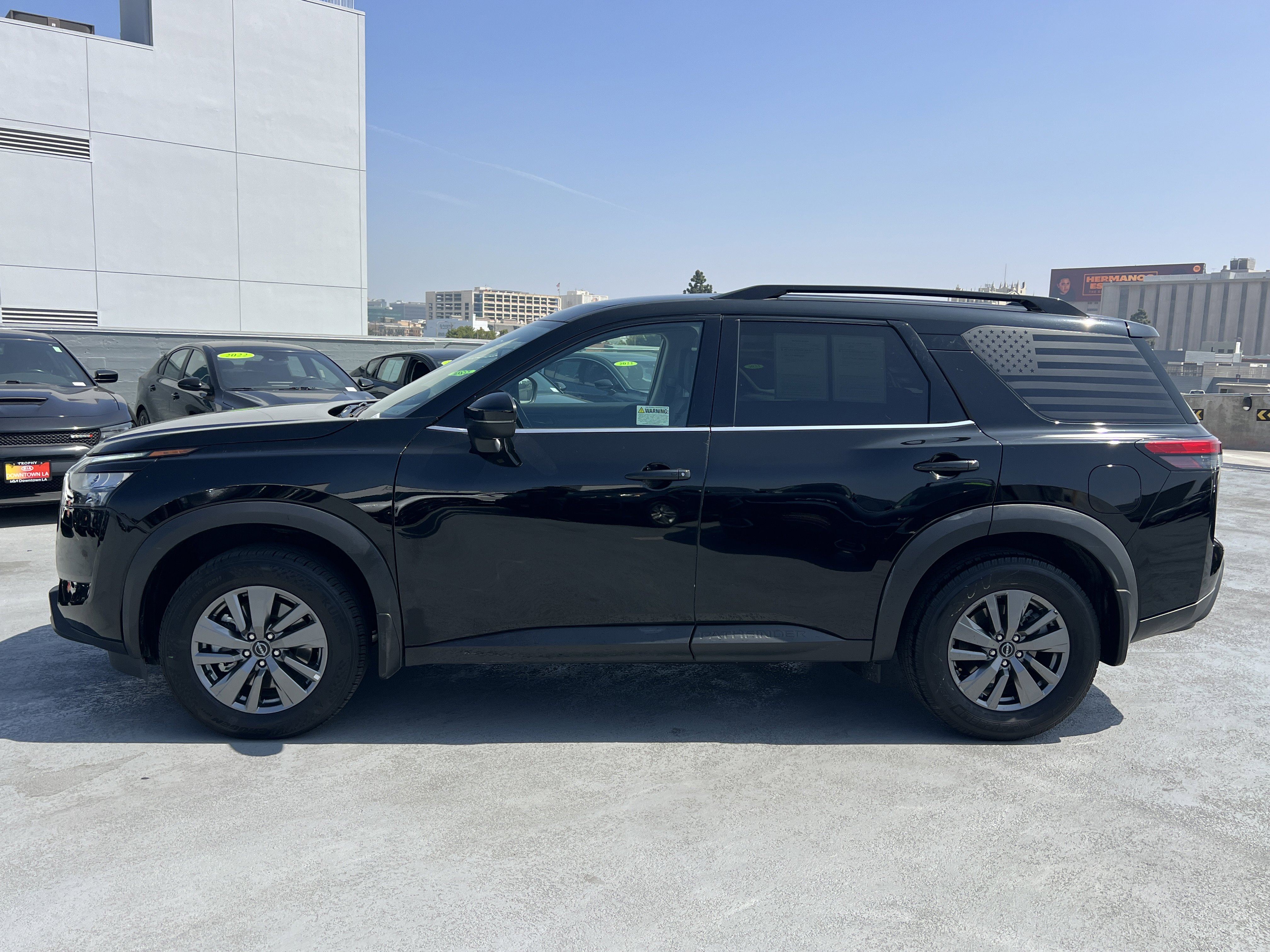 Used 2025 Nissan Pathfinder SV w/ Cargo Package image 3