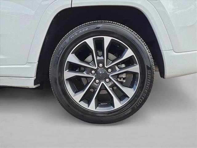 Used 2023 Jeep Grand Cherokee Overland AWD/4WD image 24