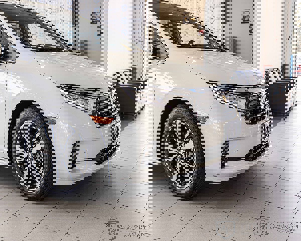 Used 2021 Honda Odyssey Touring image 3